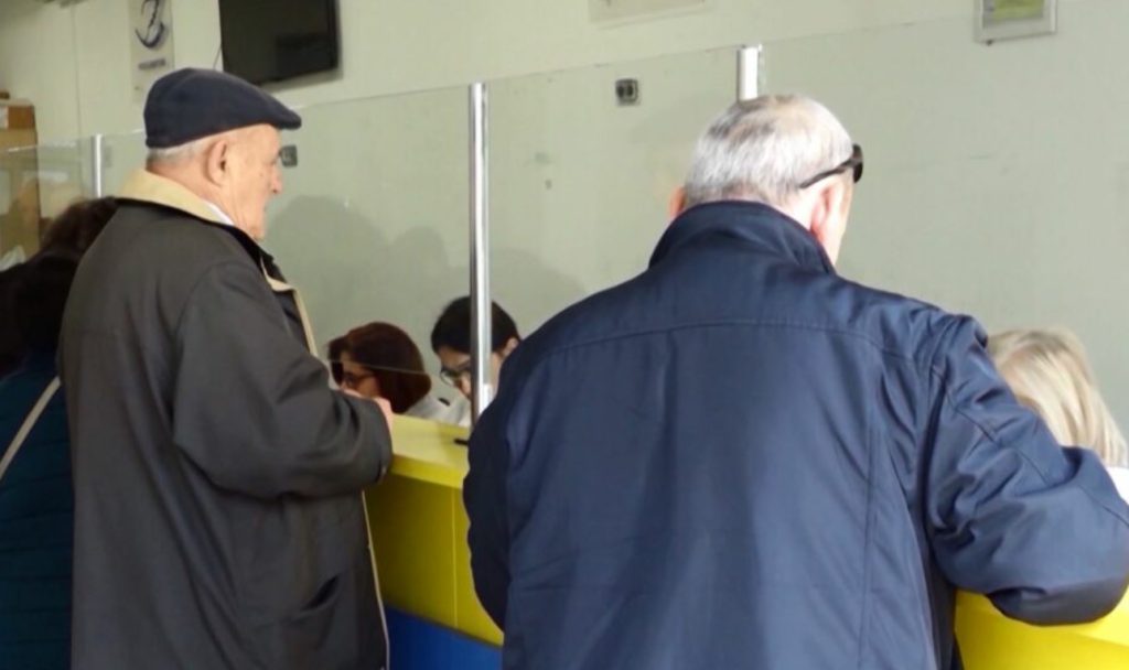 E konfirmon ministri: Vitin e ardhshëm jo më bonuse, por rritje pensionesh